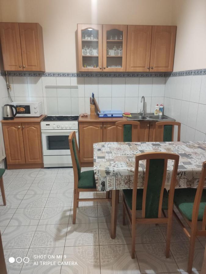 Apartments Domovik ,Kirilla I Mefodiya, 5 Μουκάτσεβο Εξωτερικό φωτογραφία