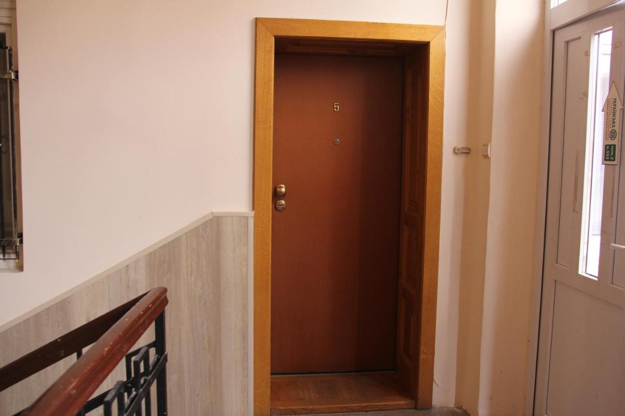 Apartments Domovik ,Kirilla I Mefodiya, 5 Μουκάτσεβο Εξωτερικό φωτογραφία