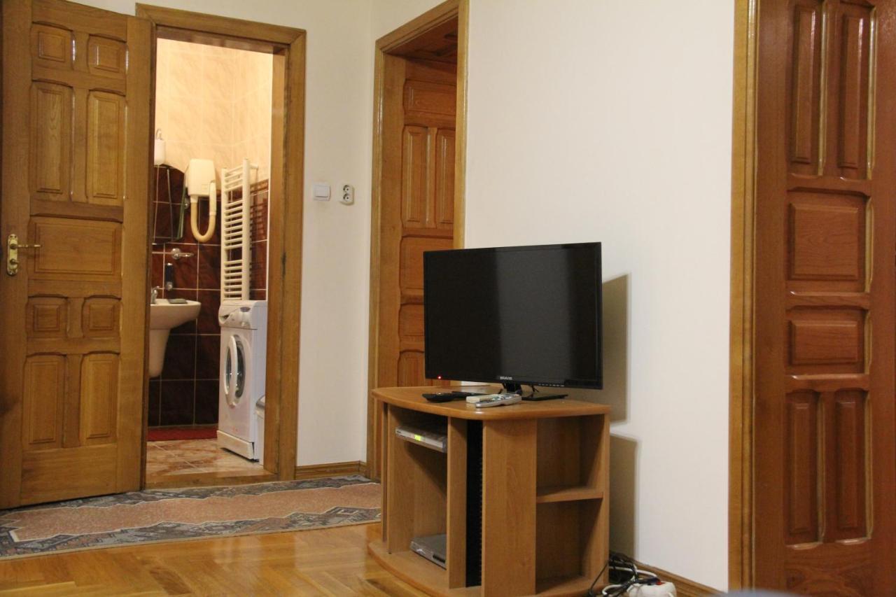 Apartments Domovik ,Kirilla I Mefodiya, 5 Μουκάτσεβο Εξωτερικό φωτογραφία