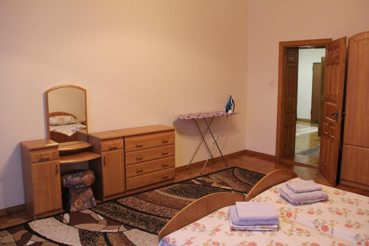 Apartments Domovik ,Kirilla I Mefodiya, 5 Μουκάτσεβο Εξωτερικό φωτογραφία